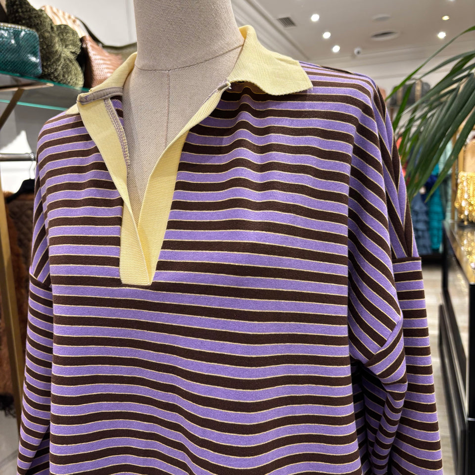 CAMISETA POLERA DE RAYAS MARRÓN Y MALVA