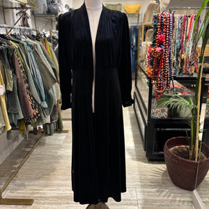 KIMONO DE TERCIOPELO CON MANGA FRUNCIDA NEGRO