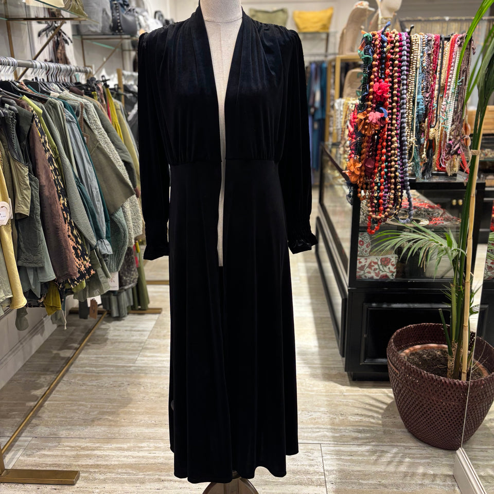 KIMONO DE TERCIOPELO CON MANGA FRUNCIDA NEGRO