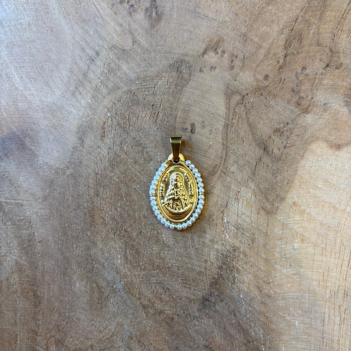 COLGANTE VIRGEN DEL ROCIO PERLAS