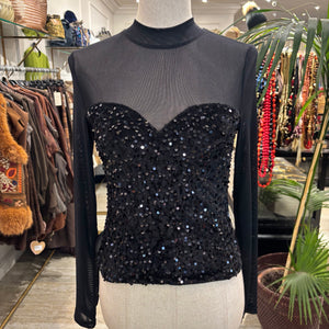 TOP DE TUL Y LENTEJUELAS NEGRO
