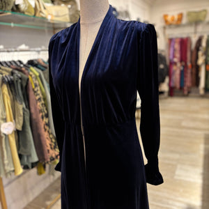 KIMONO DE TERCIOPELO CON MANGA FRUNCIDA AZUL MARINO