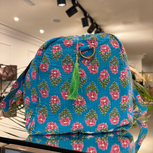 BOLSA ESTAMPADA FONDO AZUL