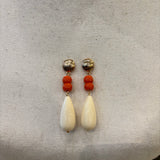 PENDIENTE GOTA DE HUESO Y CORAL