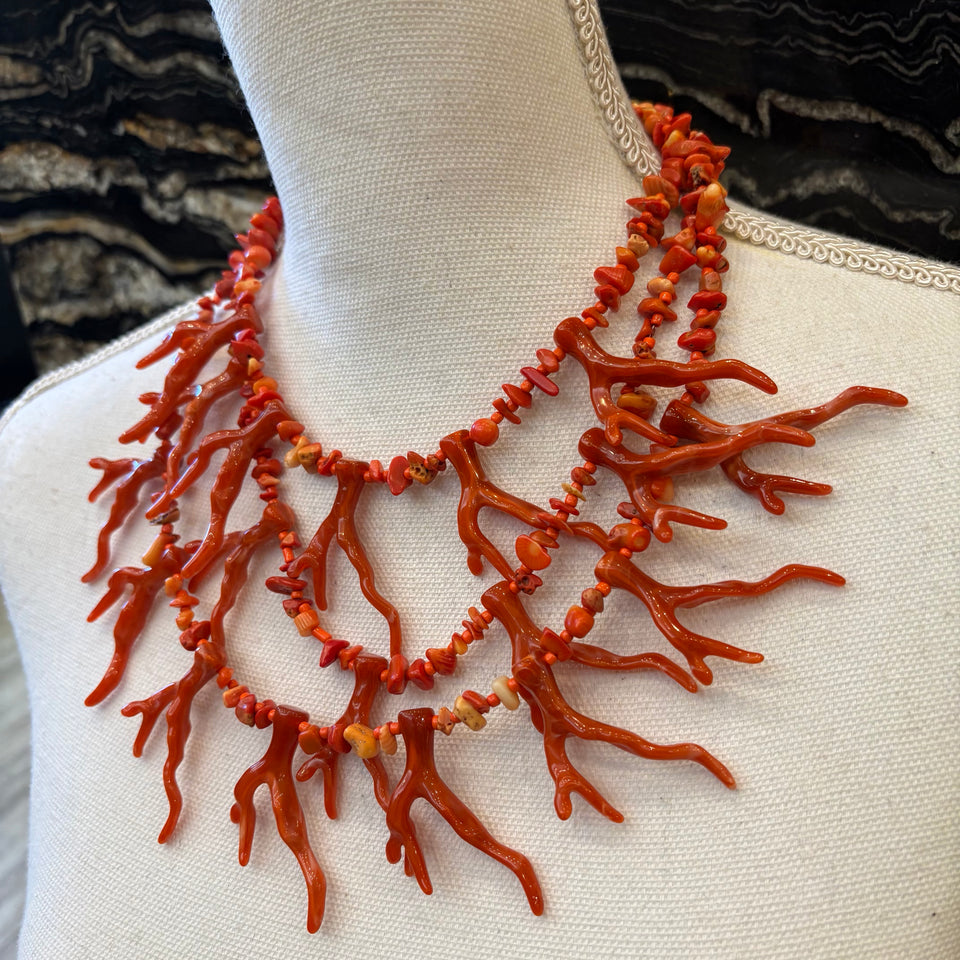 COLLAR DE PIEDRAS NARANJA Y CORAL