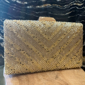 CLUTCH DE FIESTA DORADO BRILLOS