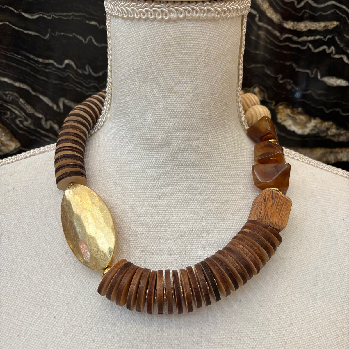 COLLAR CIRCULOS DE MADERA