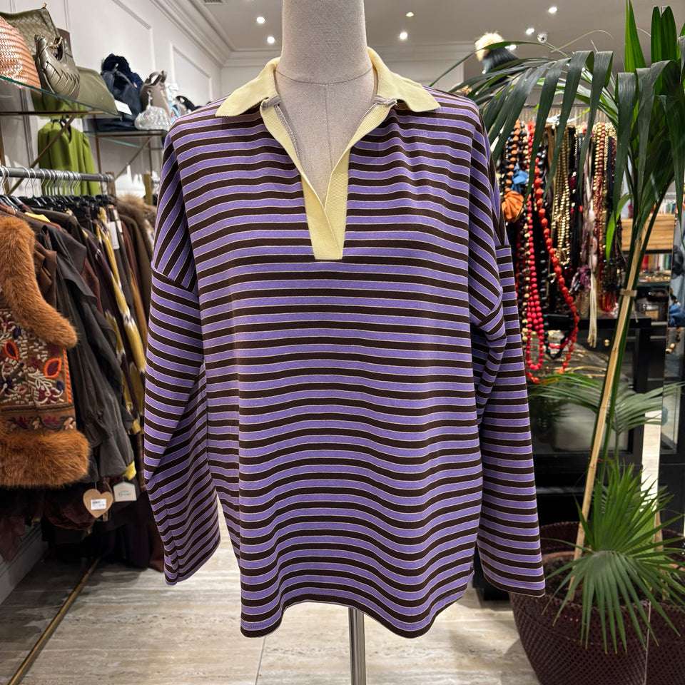 CAMISETA POLERA DE RAYAS MARRÓN Y MALVA