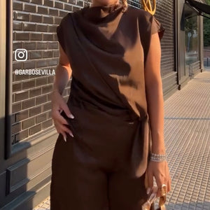 CONJUNTO SATINADO DE PANTALÓN MARRÓN CHOCOLATE