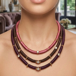 COLLAR CUERDAS BURDEOS