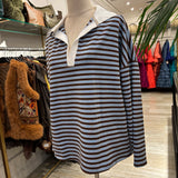 CAMISETA POLERA DE RAYAS CELESTE Y MARRÓN