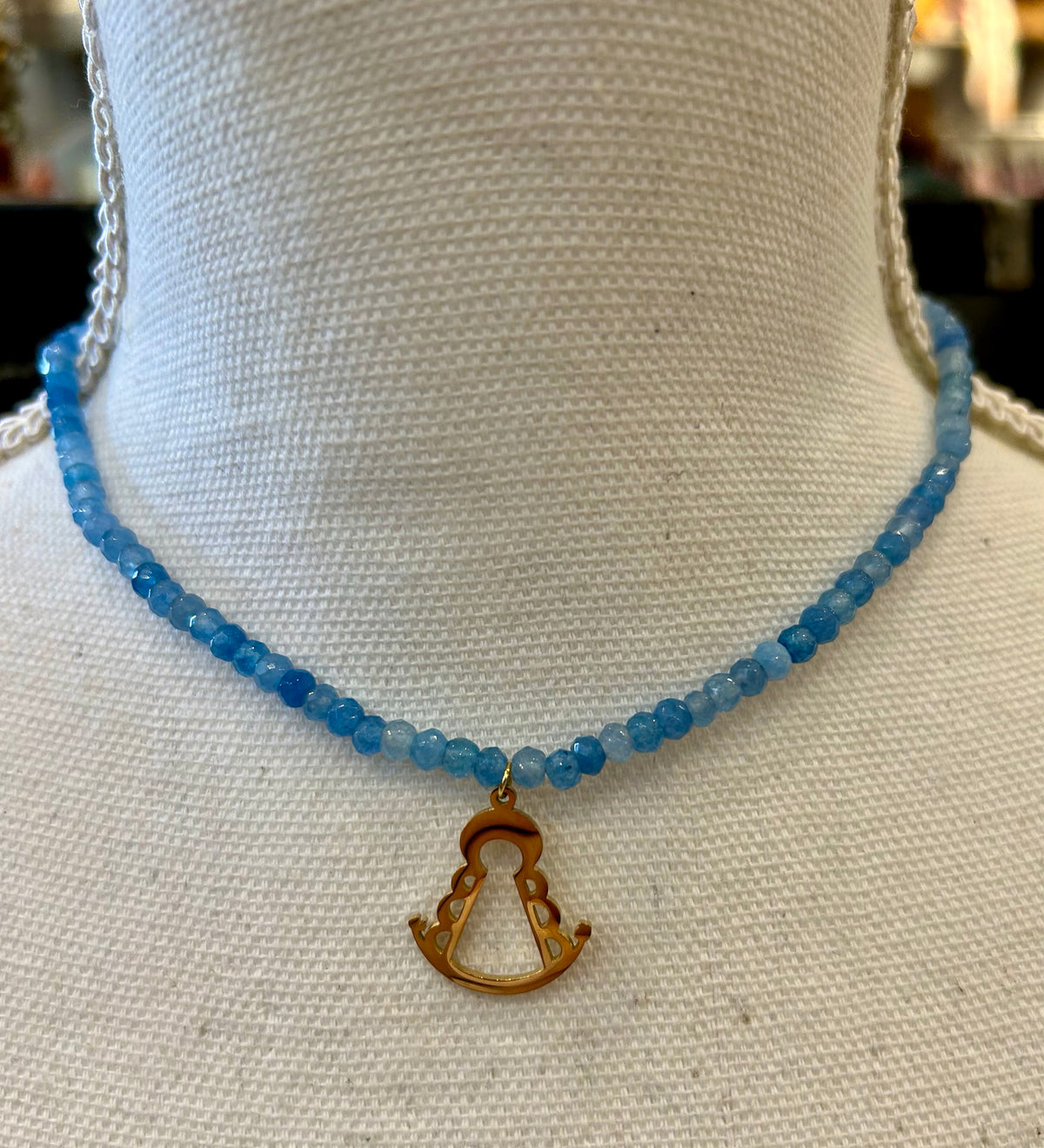 CADENA DE BOLITAS VIRGEN DEL ROCIO AZUL