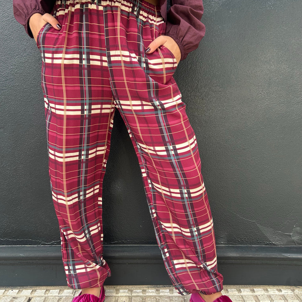 PANTALON DE CUADROS BURDEOS