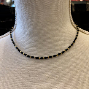 COLLAR CRISTAL NEGRO