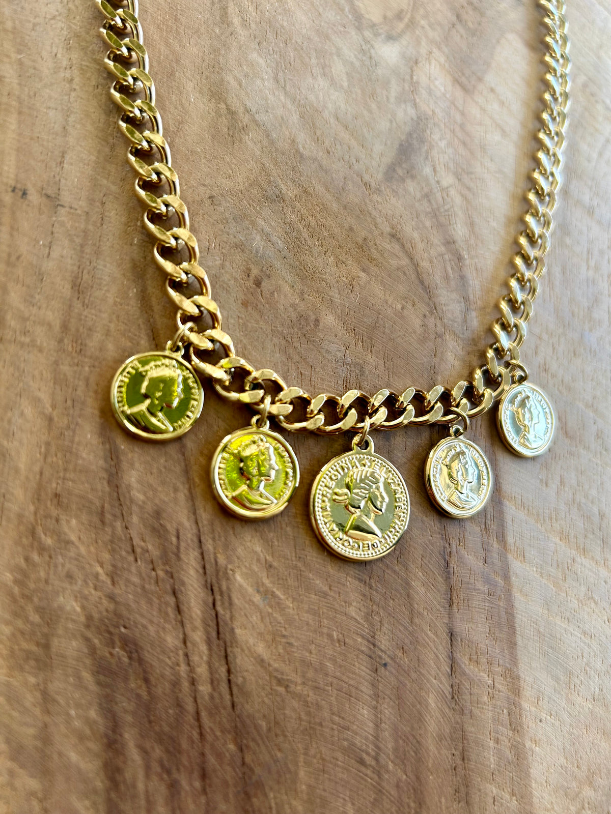 CADENA MONEDA