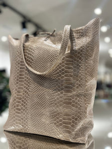 BOLSO DE PIEL ESCAMAS BEIGE