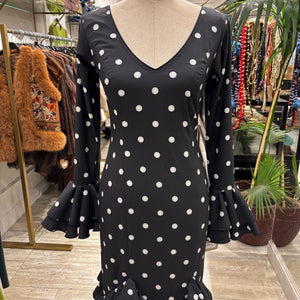 TRAJE DE FLAMENCA EN PICOS NEGRO CON LUNARES
