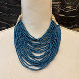 COLLAR CUENTAS AZULES