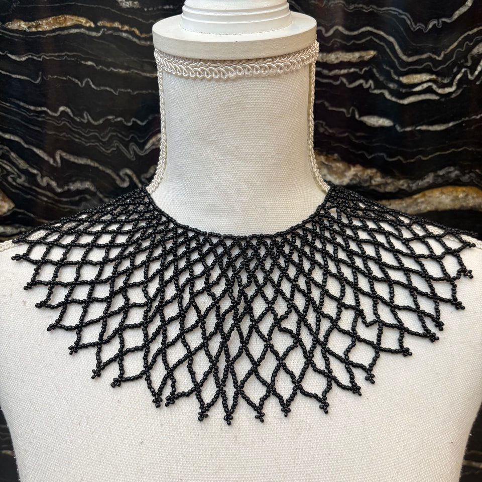COLLAR BABERO NEGRO