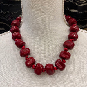 COLLAR BOLAS ROJAS