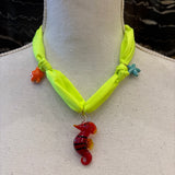 COLLAR TELA VERDE LIMA COLGANTE BICOLOR