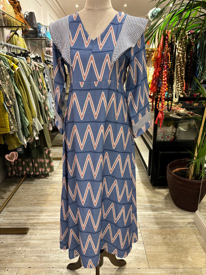 VESTIDO ZIG ZAG AZUL