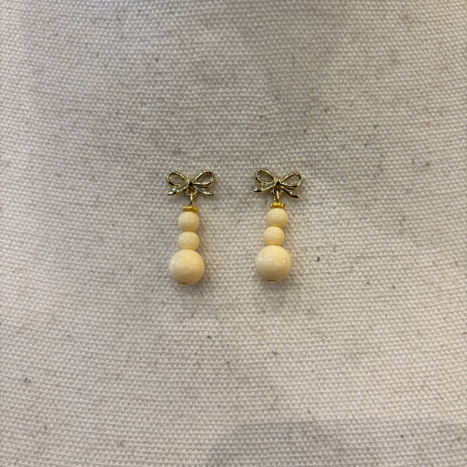 PENDIENTE DE HUESO YLAZO