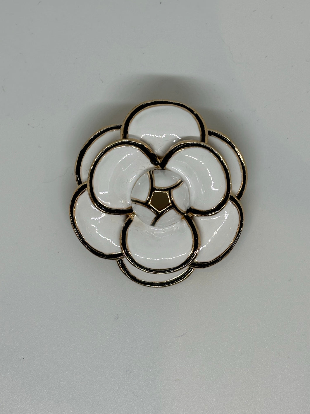 BROCHE ESMALTADO BLANCO