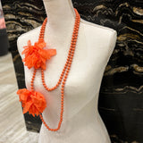 COLLAR LARGO FLOR DE TELA BOLAS NARANJA