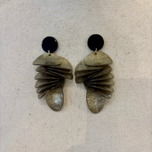 PENDIENTES LAMINADOS GRIS