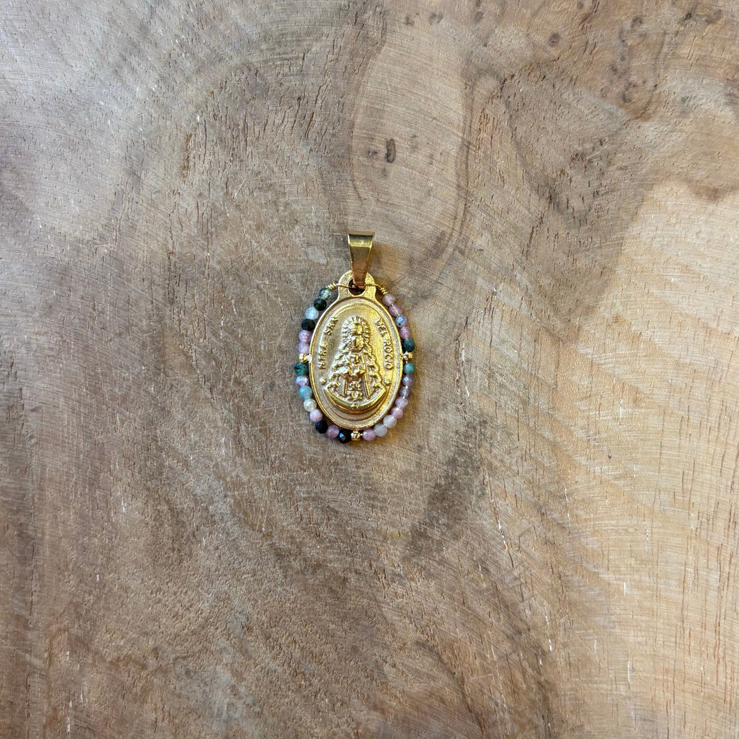 COLGANTE VIRGEN DEL ROCIO PIEDRAS DE COLORES