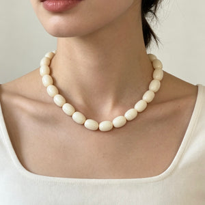 COLLAR HUESO BOLA OVALADA GRANDE