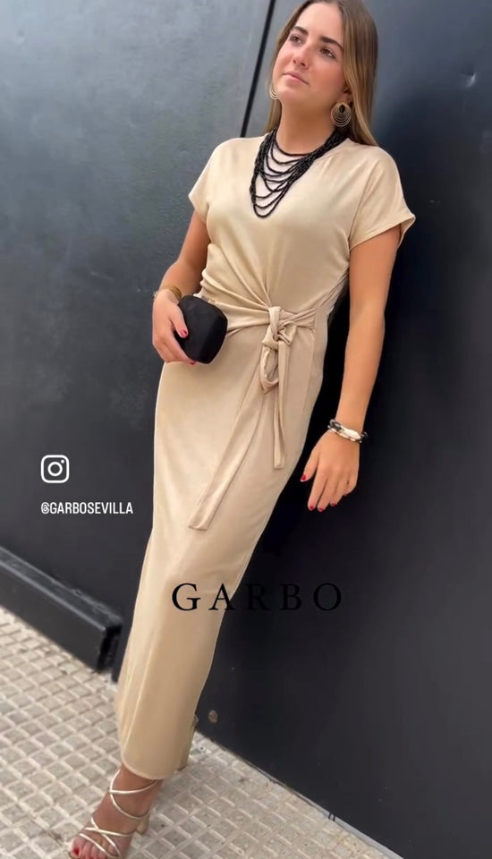 VESTIDO DORADO CON NUDO