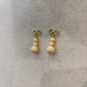 PENDIENTE DE HUESO YLAZO