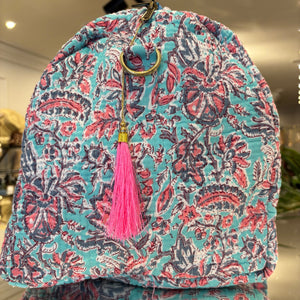 BOLSA ESTAMPADA FONDO TURQUESA