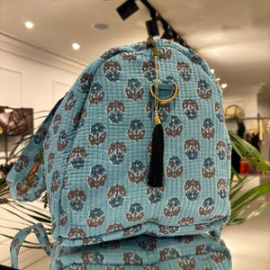 BOLSA ESTAMPADA FONDO CELESTE