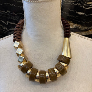 COLLAR CUERDAS Y ESLABONES