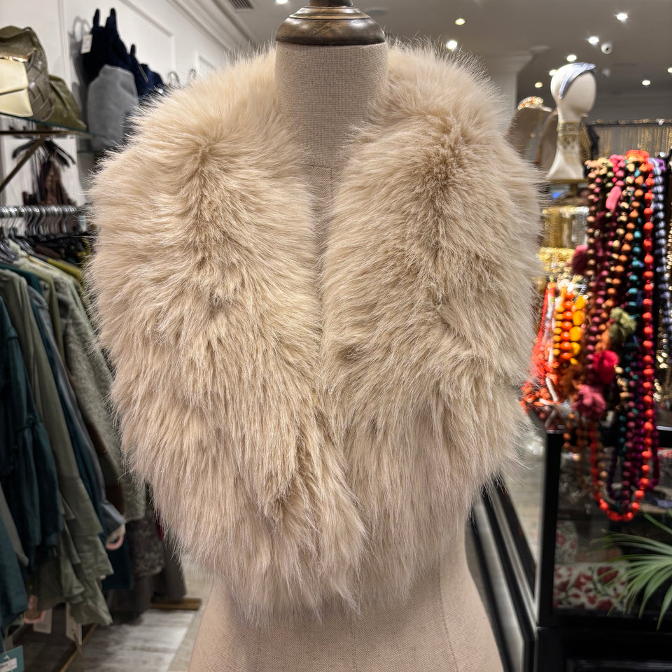 CUELLO DE PELO SINTÉTICO BEIGE