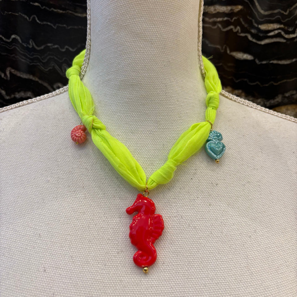 COLLAR TELA VERDE LIMA