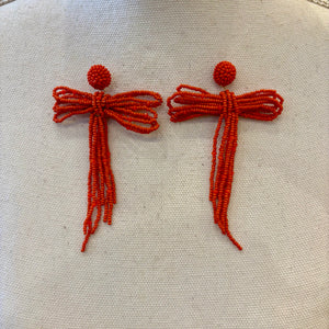 PENDIENTE FLECOS NARANJA