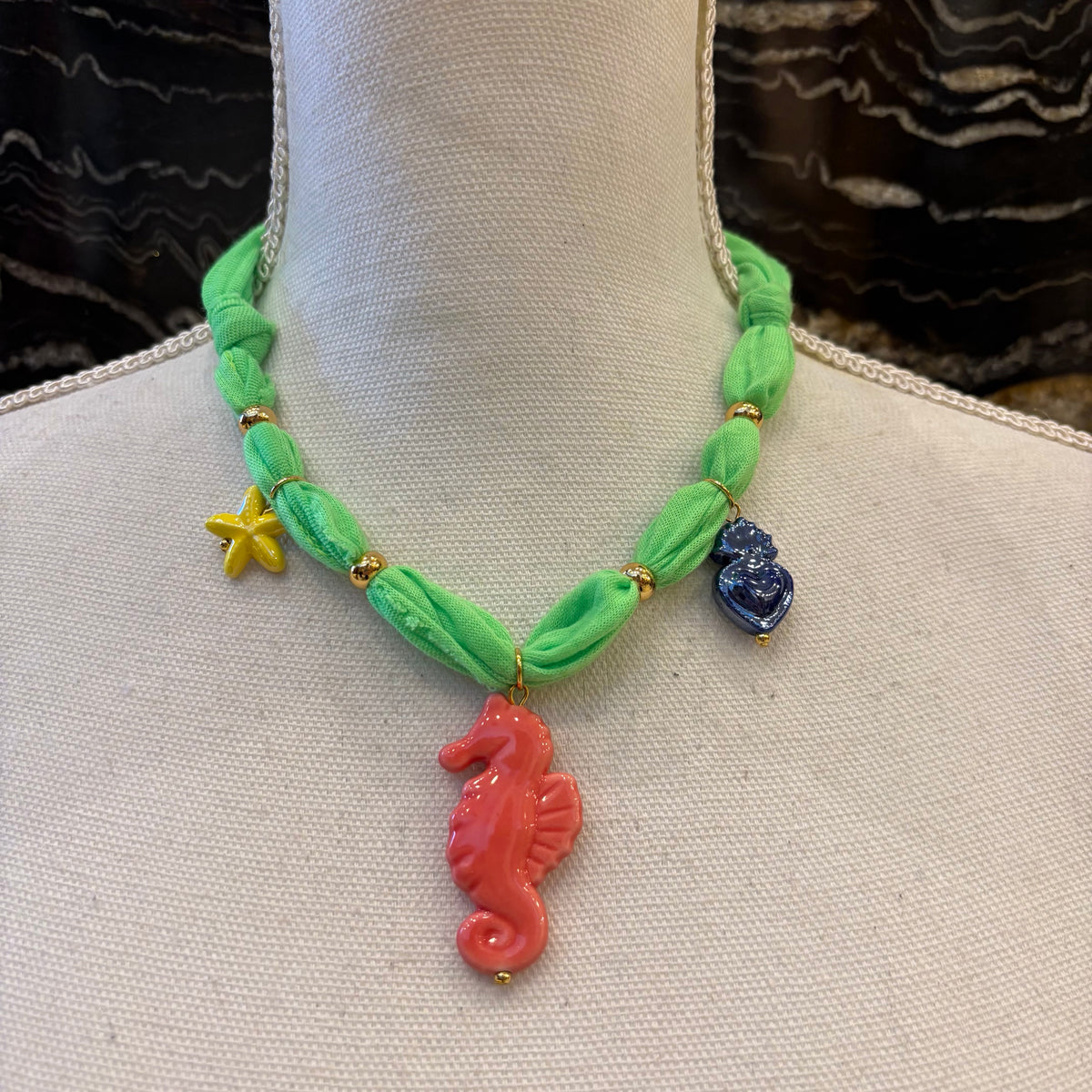 COLLAR TELA VERDE AGUA