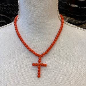 COLLAR BOLAS Y CRUZ CORAL