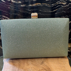 CLUTCH DE FIESTA VERDE BRILLOS
