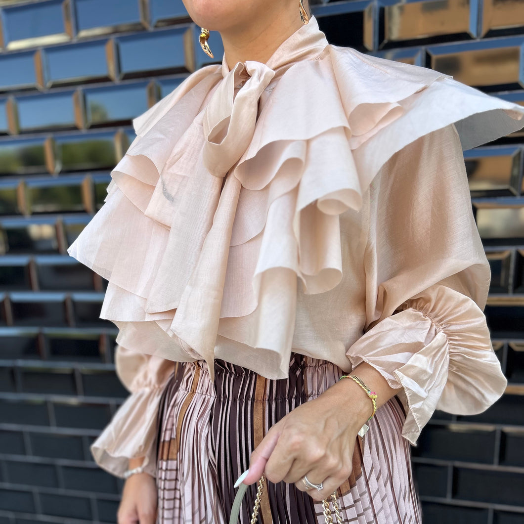 BLUSA DE VOLANTES ROSA NUDE
