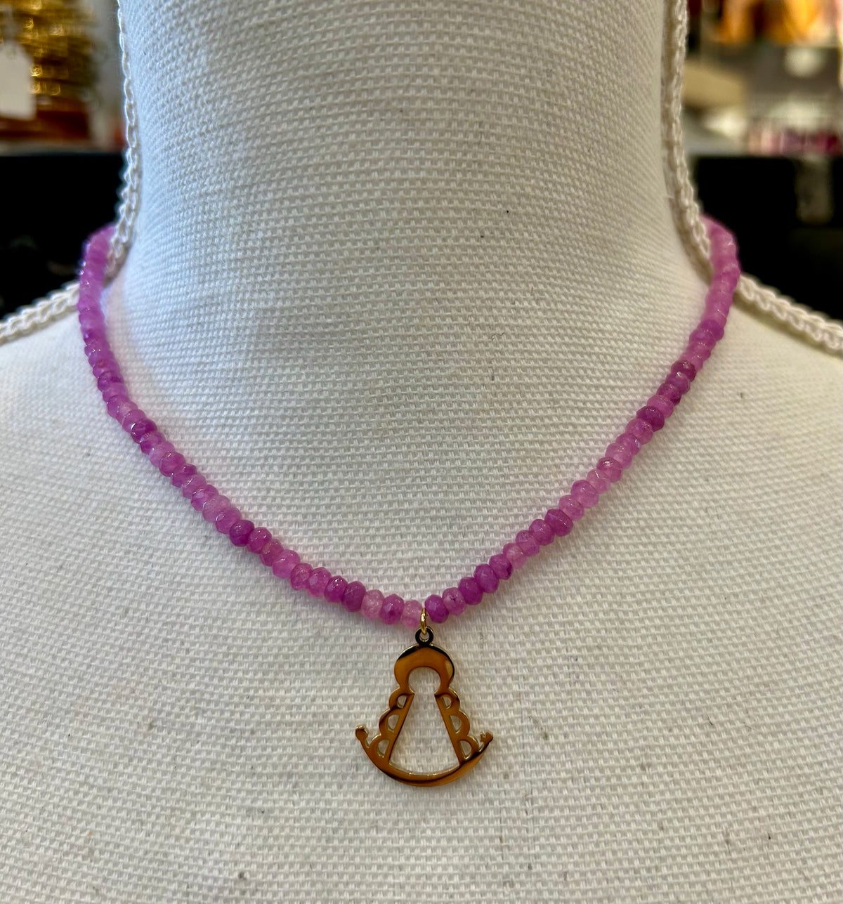 CADENA DE BOLITAS VIRGEN DEL ROCIO ROSA