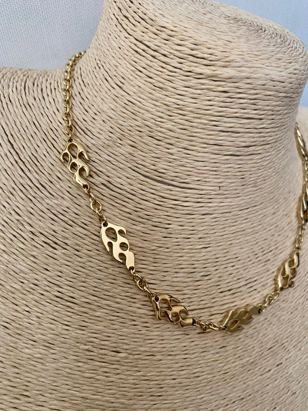 COLLAR NAHID