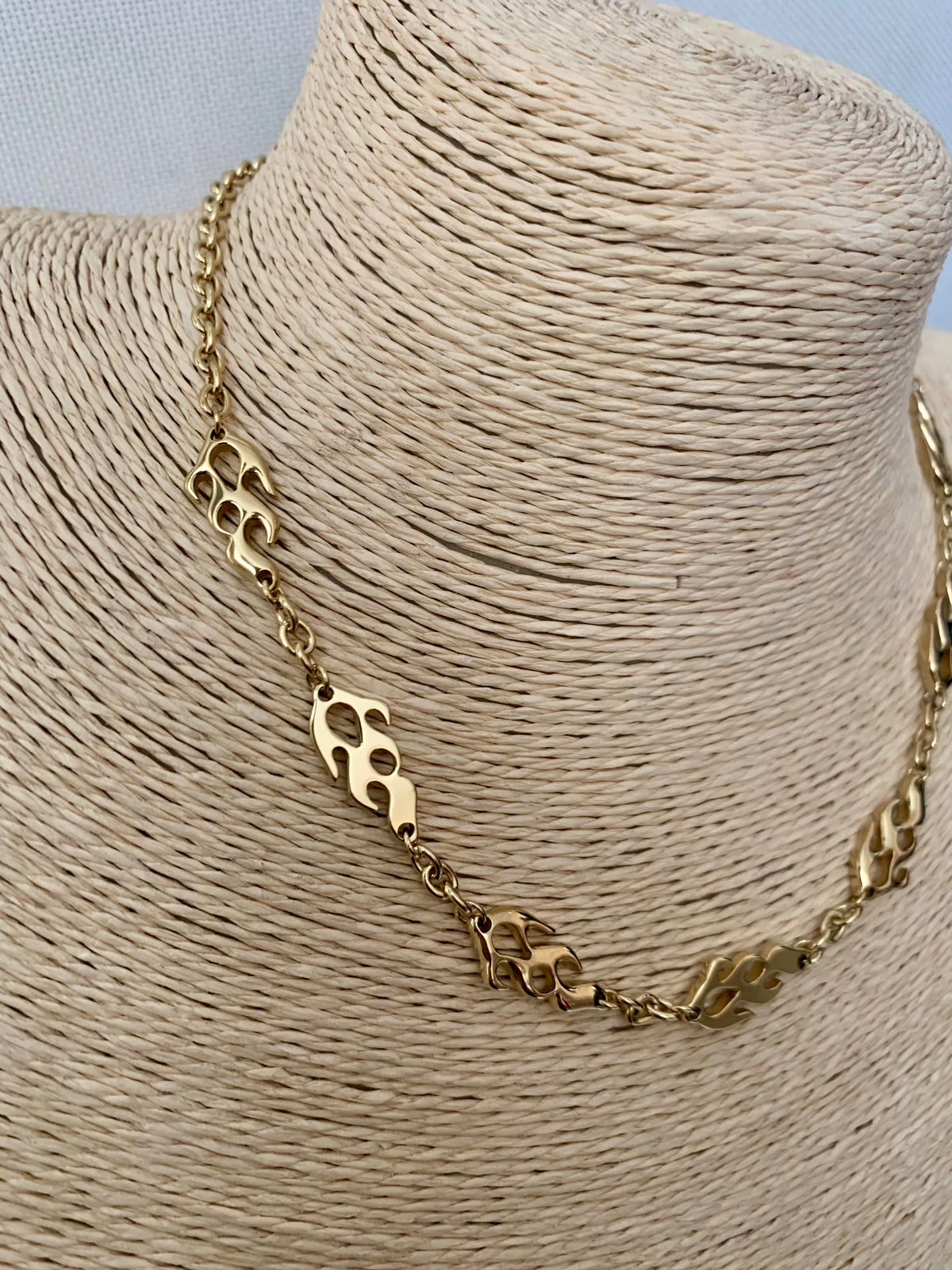 COLLAR NAHID