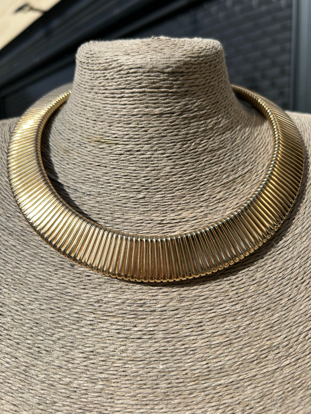 COLLAR MAKEBA