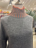 JERSEY GRIS CON PESPUNTE NARANJA