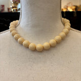 COLLAR DE BOLAS MEDIANO BEIGE